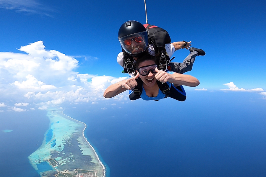 4.skydiving at kandima maldives 3-bg