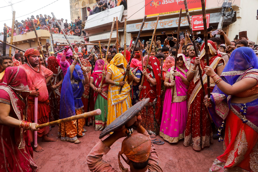 Photo of the Day: Another Holi amid Covid-19