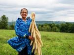 On remote farms and in city gardens, a native American movement grows