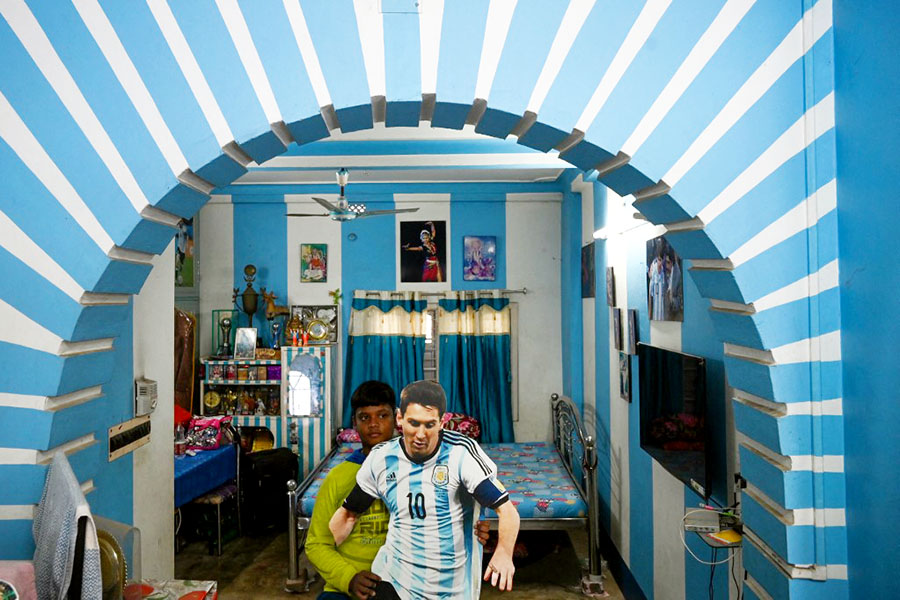 Photo of the day: Rooting for Lionel Messi