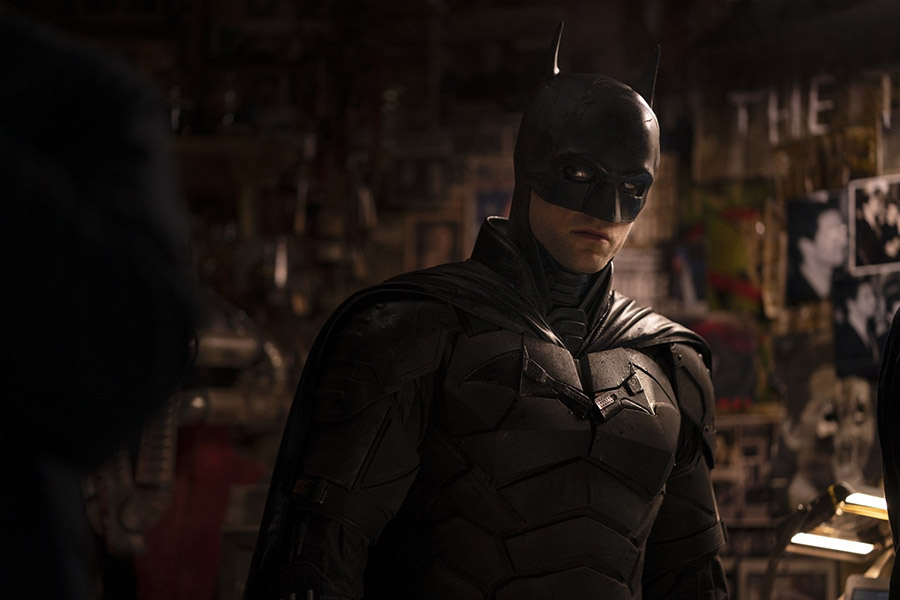 Robert Pattinson suits up for new 'Batman'