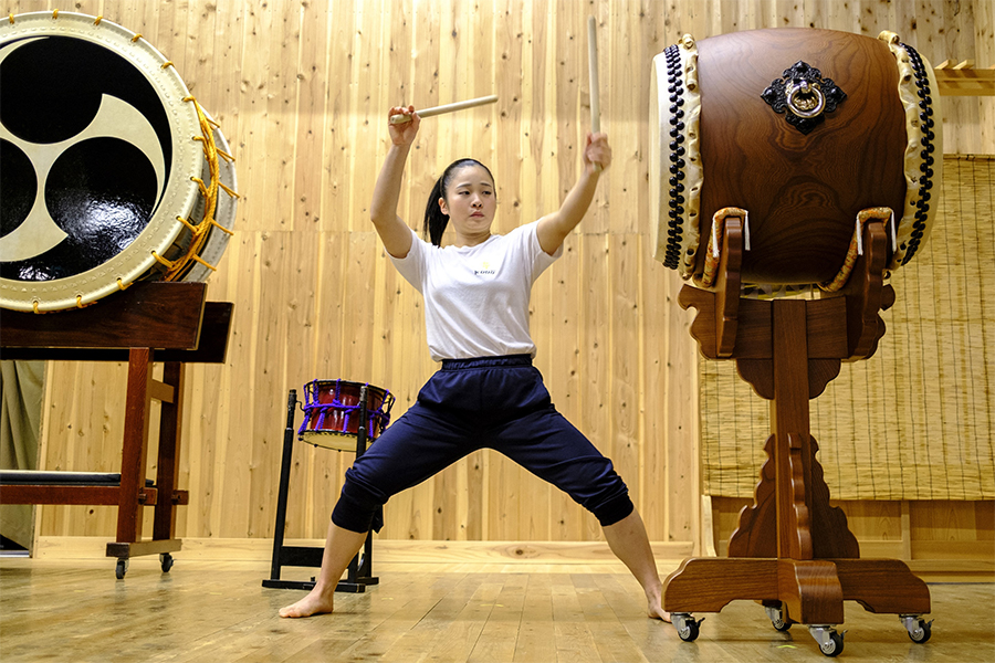Japan's taiko reinvents drum tradition