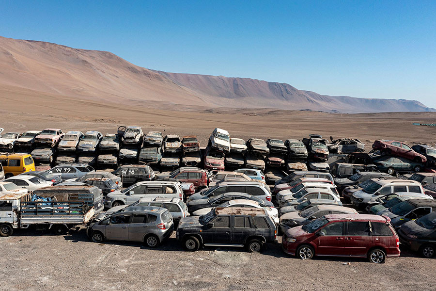 Chile's unique Atacama desert sullied by world's junk