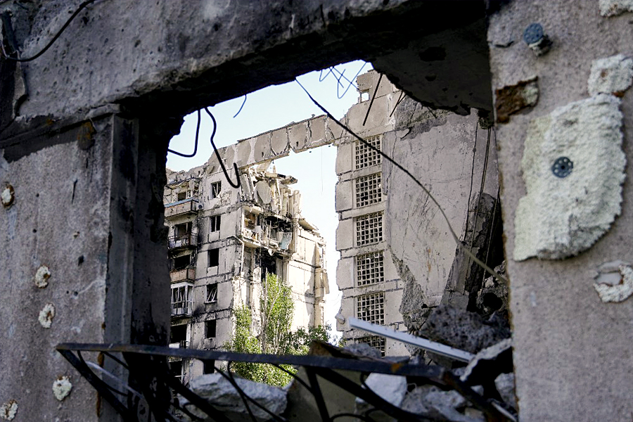 Russia war: Ukraine reconstruction to cost 9 billion, says report