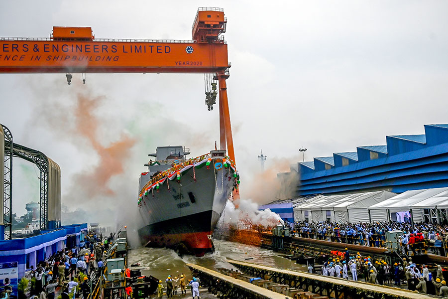 Photo of the day: INS Vindhyagiri launched