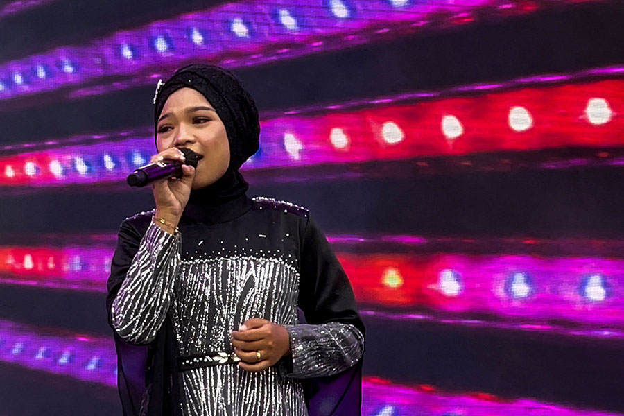 Hijabi 'indie mothers' embraced by young Indonesian music fans