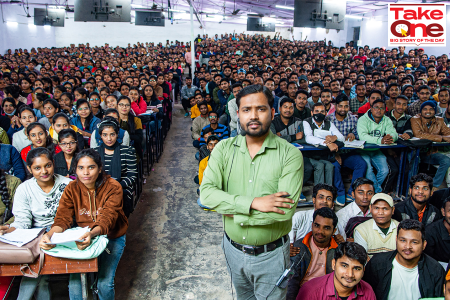 From Khan sir to Ashu Ghai to Vishal Tiwari, star teachers shine despite the shadows of edtech giants
