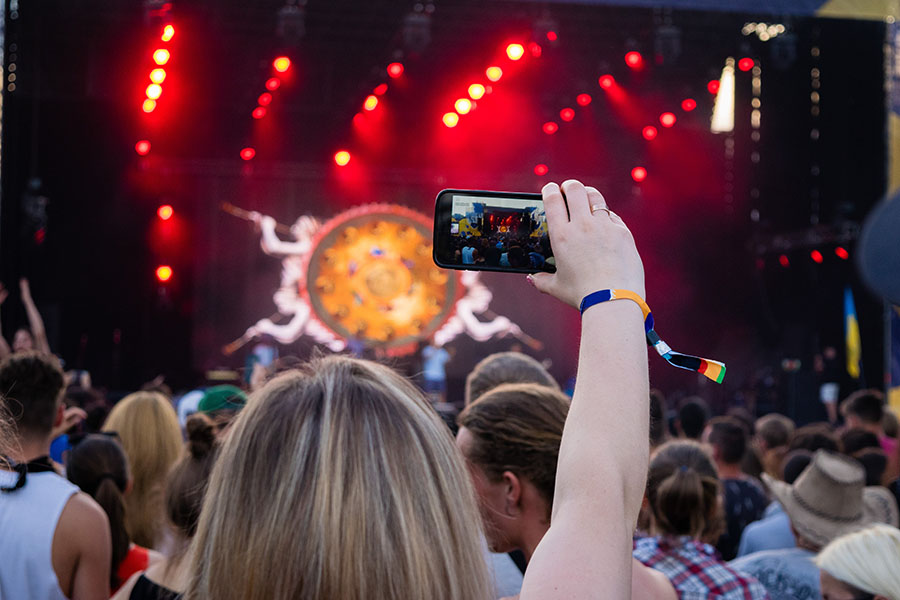 Is the smartphone now the live music industry's number one enemy?