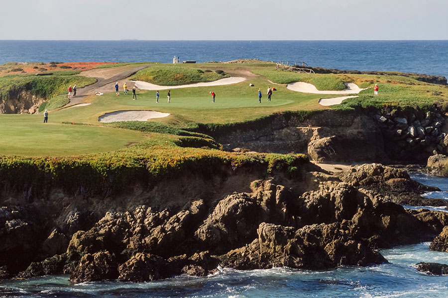 Top 5 golfing destinations in the world for luxurious tee-off