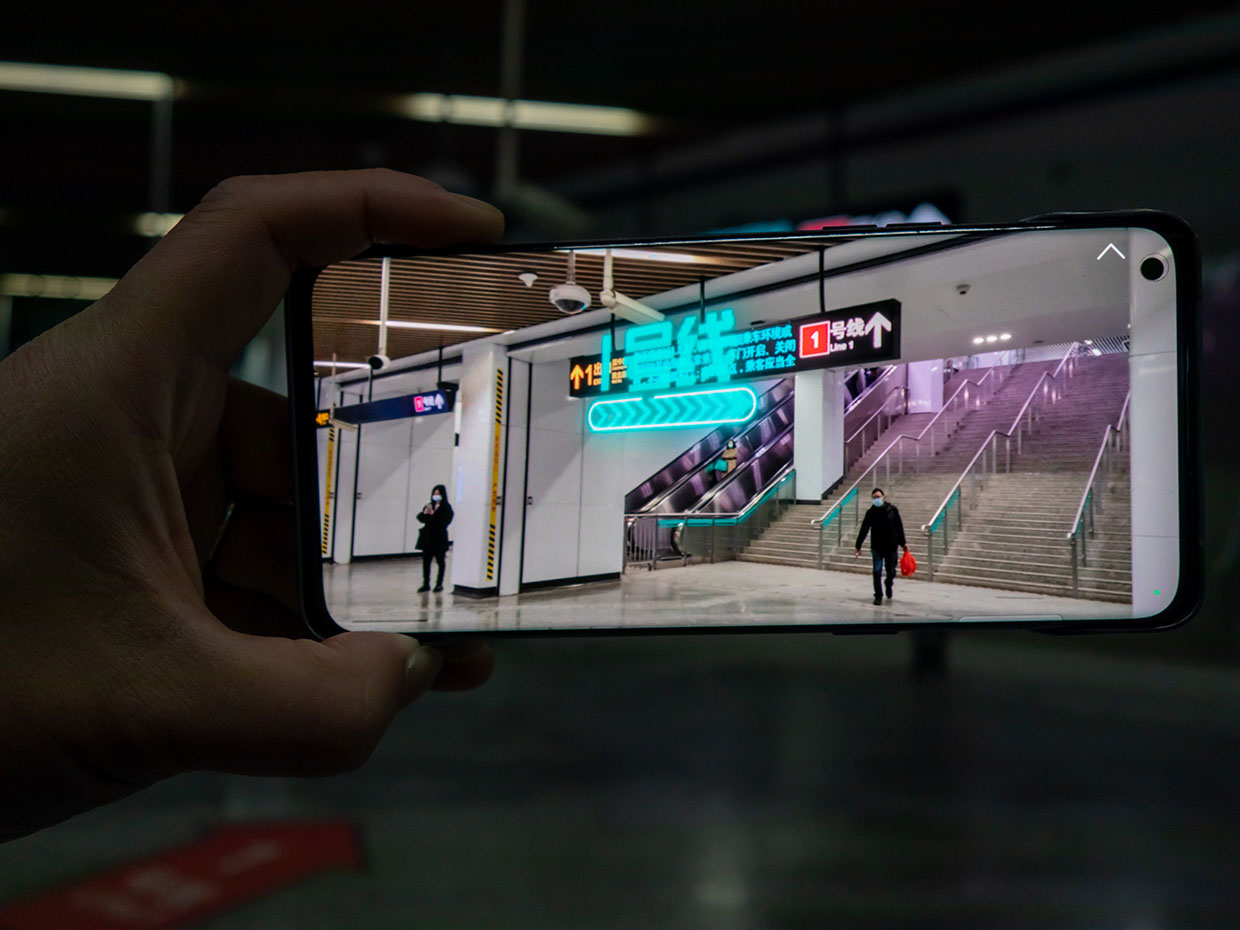 The expanding and shrinking space in virtual and augmented reality