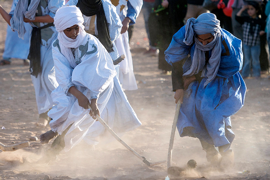 Moroccan nomads keep alive the ancient sport of sand hockey