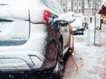 Why do electric cars lose range in winter?