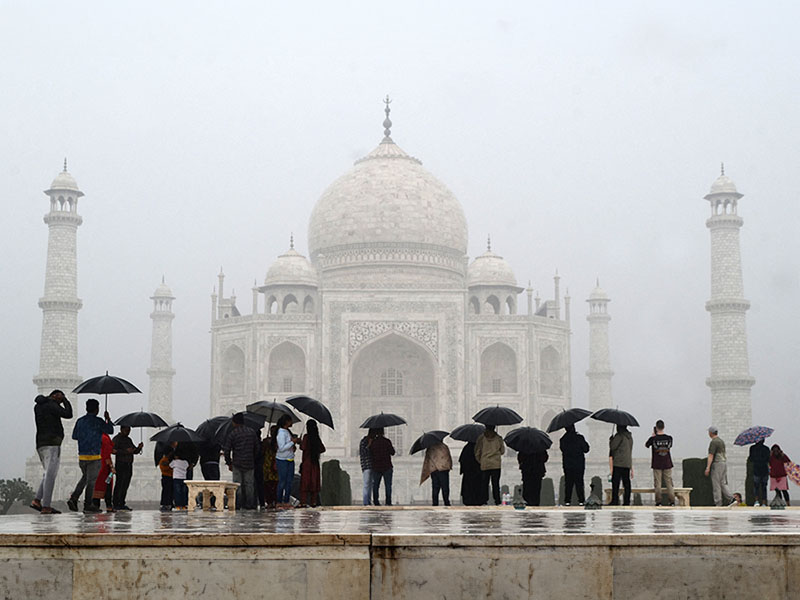 Photo of the day: Romance of Taj