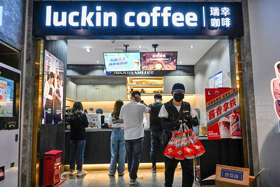 Liquor-laced latte brews up a hit with Chinese coffee lovers