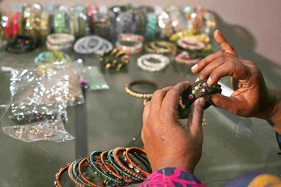 From furnace to forearms: A story of Pakistan's delicate Eid bangles