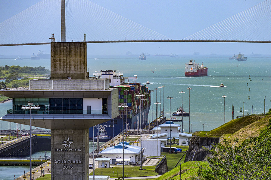 A fair bidding system to reduce the squeeze in a drought-stricken Panama Canal