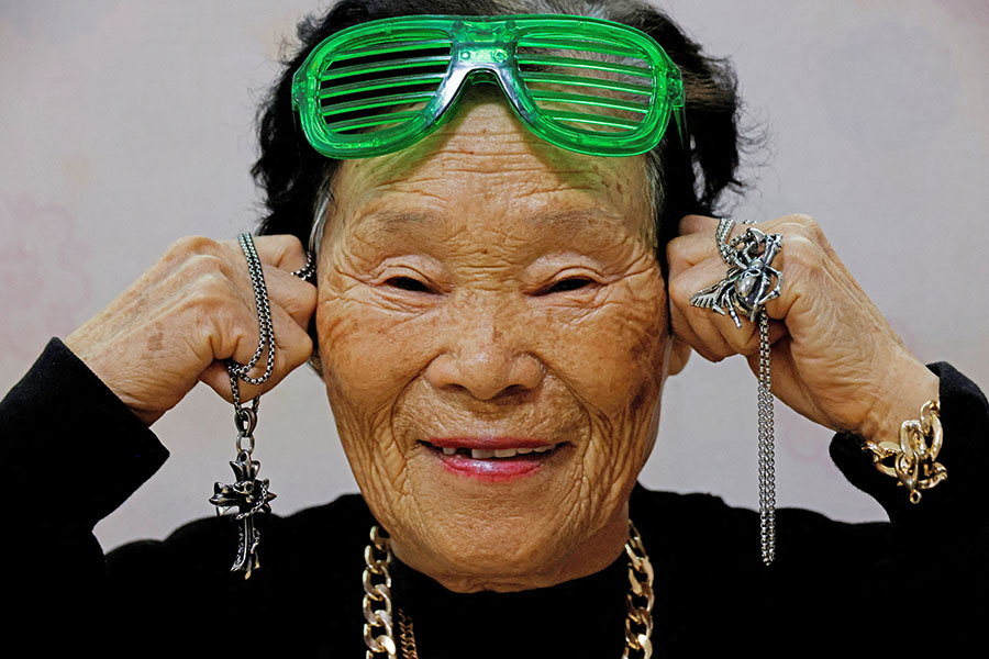 A rapper grandma, a competing ferret and seething fissures: Eyecatching photos of the week