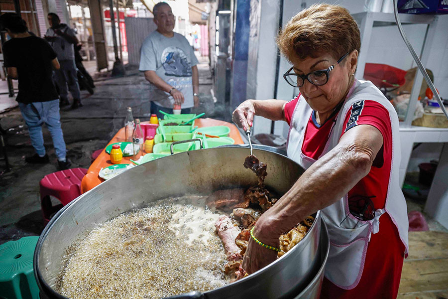 Meet the Mexican women busting taco cook stereotypes